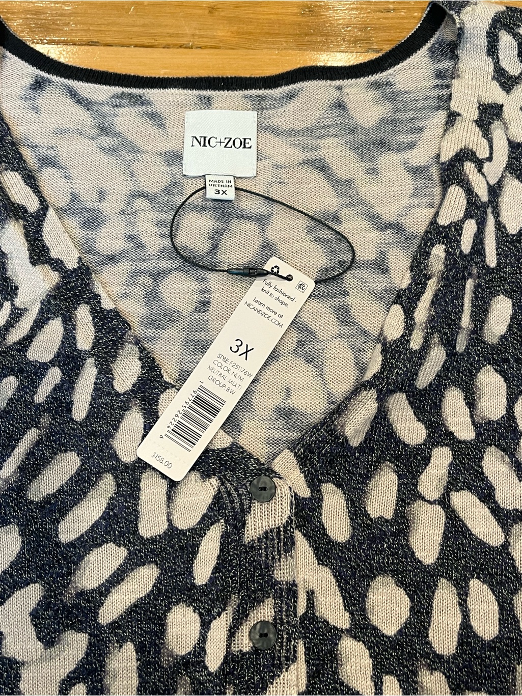 Nic+Zoe Black And Beige V-Neck Button Cardigan Size 3x Nwt — image 7 of 8